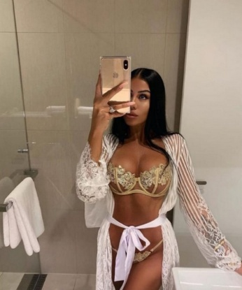 Молодая, страстная и игривая красотка ждет тебя для незабываемого отдыха. Готова исполнить все твои желания. Не теряй времени, звони прямо сейчас! 13505, 20 лет